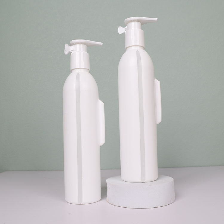 "升級體驗：嘗試我們的酒店懸掛式洗發(fā)水瓶子，享受前所未有的便利！"